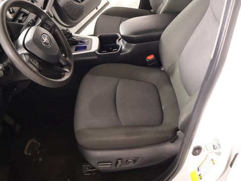 Used 2025 Toyota RAV4 XLE FWD image 10