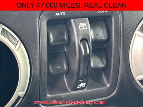 Used 2017 Jeep Wrangler Unlimited Sahara w/ Dual Top Group AWD/4WD image 31