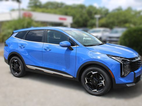 New 2026 Kia Sportage EX FWD image 4