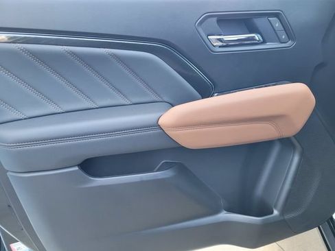 New 2026 GMC Canyon AT4 AWD/4WD image 16