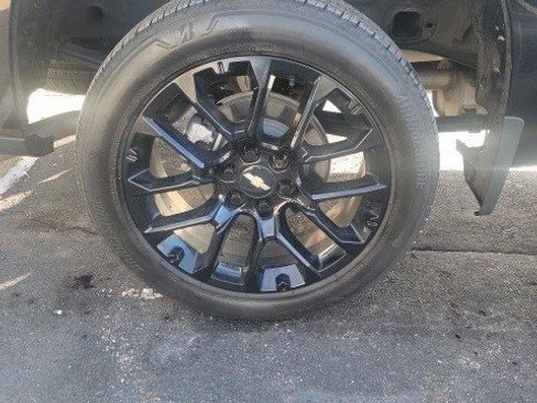 Used 2024 Chevrolet Silverado 1500 LT image 10