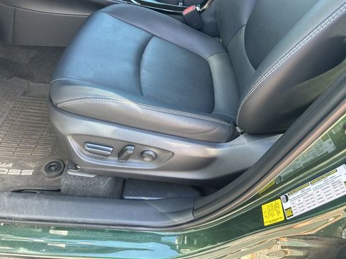 Used 2023 Toyota Corolla Cross XLE w/ Convenience Package AWD/4WD image 21