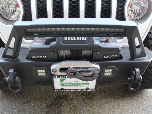 Used 2023 Jeep Gladiator Rubicon w/ Trailer Tow Package AWD/4WD image 35