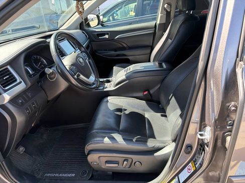 Used 2017 Toyota Highlander Limited w/ Protection Package #3 AWD/4WD image 11