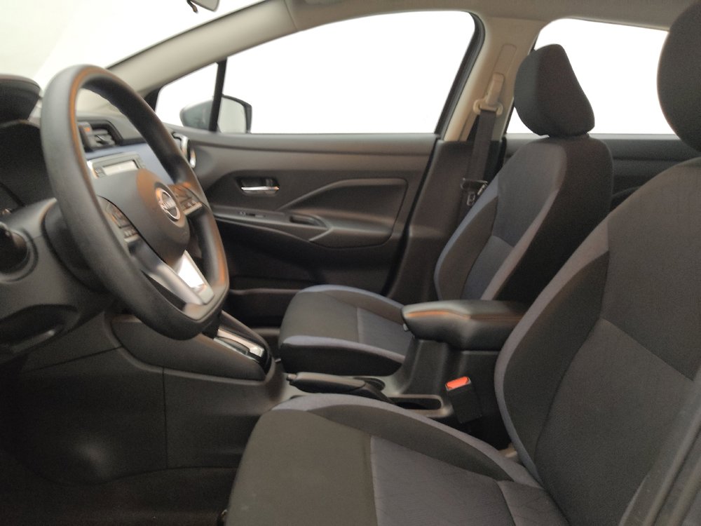 Used 2025 Nissan Versa SV FWD image 17