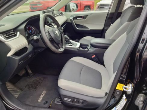 Used 2020 Toyota RAV4 XLE w/ Convenience Package image 10