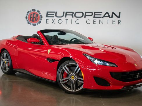 Used 2020 Ferrari Portofino RWD image 1