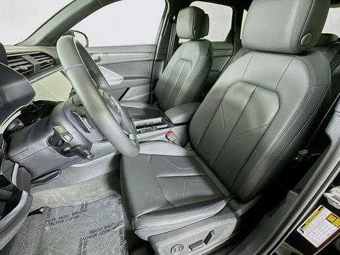 Used 2025 Audi Q3 2.0T Premium w/ Convenience Package image 18