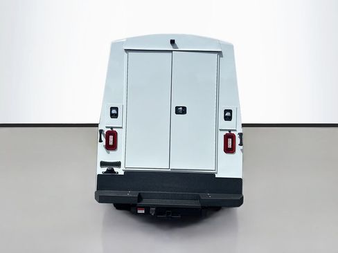 Used 2024 Mercedes-Benz Sprinter 3500 image 4