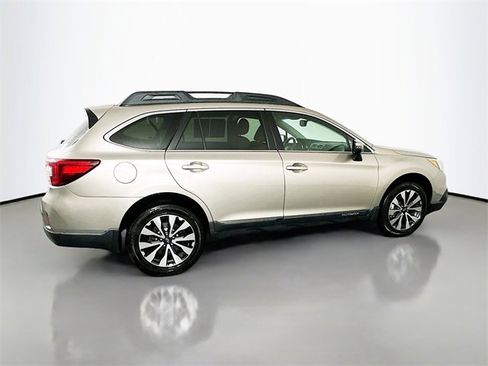 Used 2015 Subaru Outback 2.5i Limited image 8