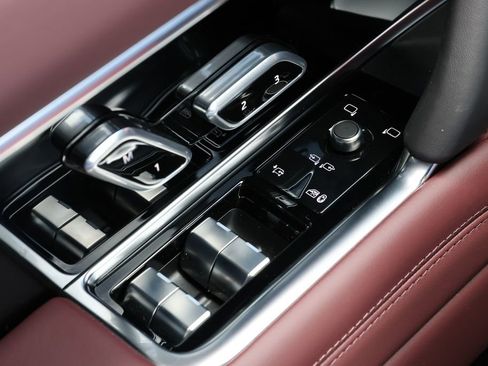 New 2026 Land Rover Range Rover SE AWD/4WD image 11