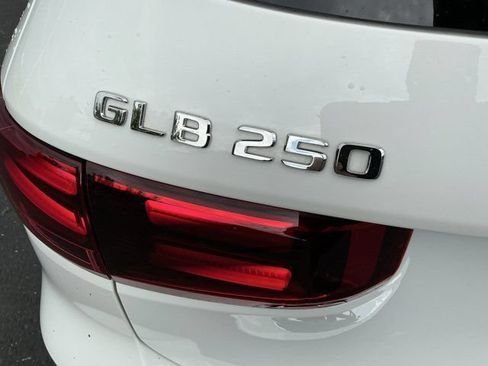 Used 2026 Mercedes-Benz GLB 250 4MATIC image 7