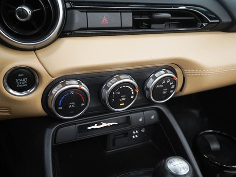 Used 2016 MAZDA MX-5 Miata Grand Touring RWD image 17