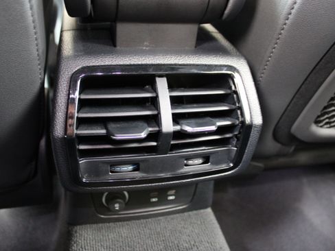 Certified 2025 Audi Q3 2.0T Premium w/ Convenience Package AWD/4WD image 25