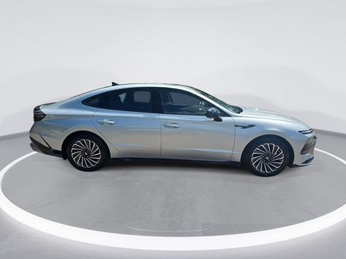 Certified 2026 Hyundai Sonata Limited FWD image 4