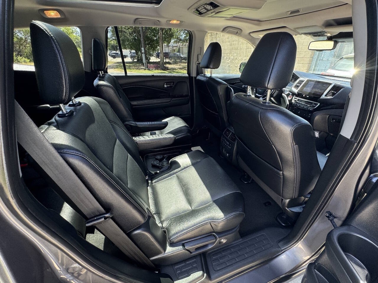Used 2018 Honda Pilot Elite image 24