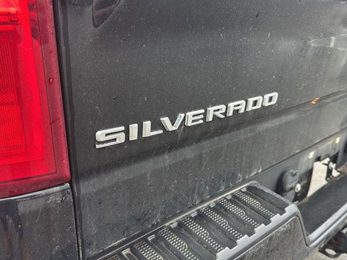 Used 2019 Chevrolet Silverado 1500 Custom w/ Custom Value Package image 5