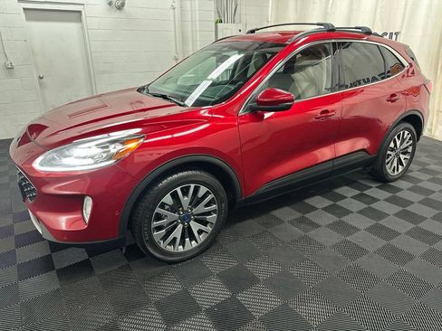 Used 2020 Ford Escape Titanium AWD/4WD image 5
