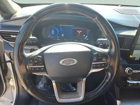 Used 2020 Ford Explorer Platinum w/ Premium Technology Package image 20