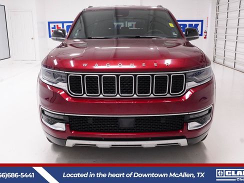 Used 2024 Jeep Wagoneer L Series II w/ Flexible Seating Group RWD image 2
