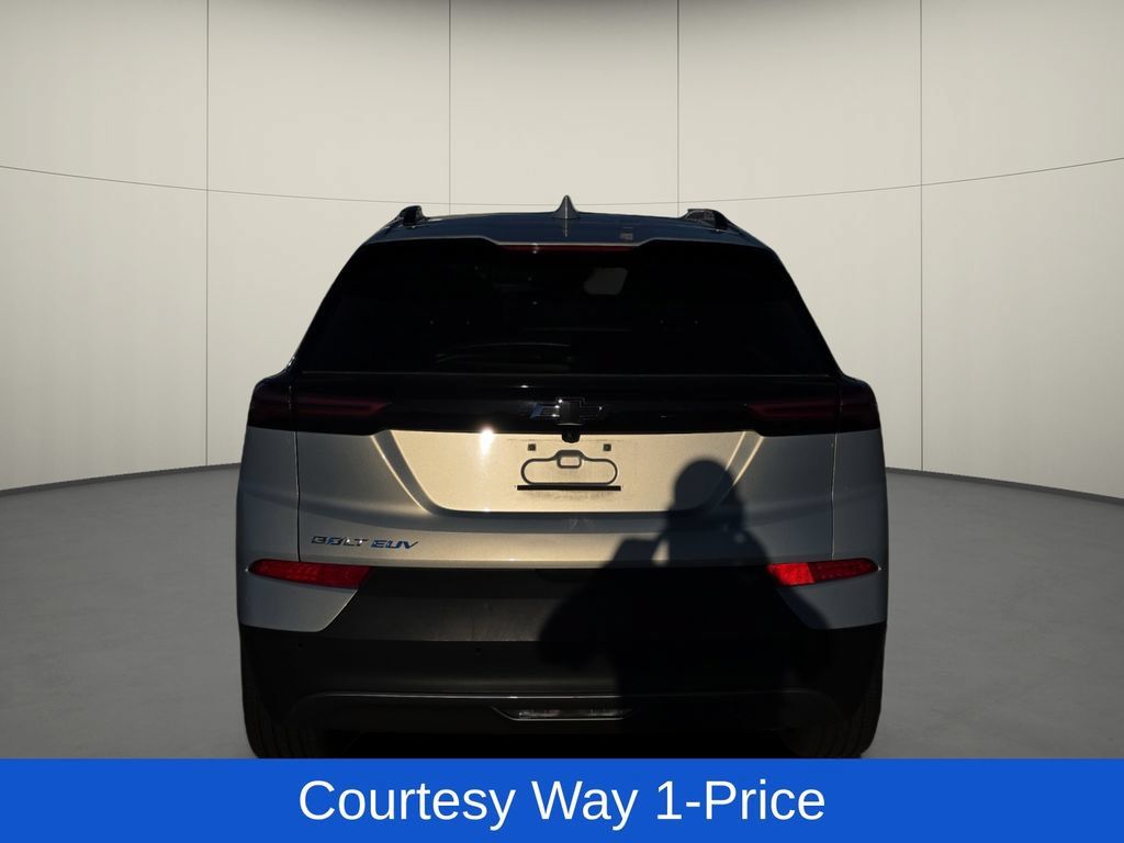 Used 2023 Chevrolet Bolt EUV LT w/ Driver Confidence Package FWD image 8