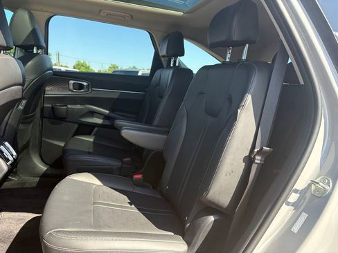 Certified 2024 Kia Sorento EX w/ Panoramic Sunroof Package FWD image 15