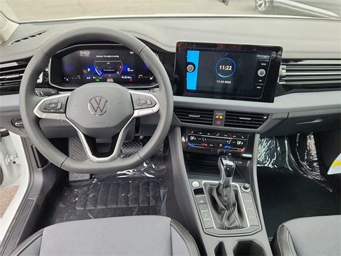 New 2026 Volkswagen Jetta SE image 9