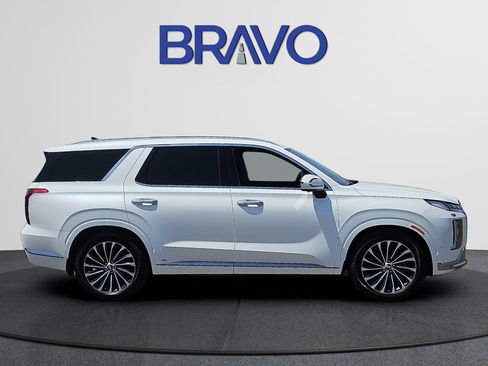 Used 2023 Hyundai Palisade Calligraphy FWD image 5