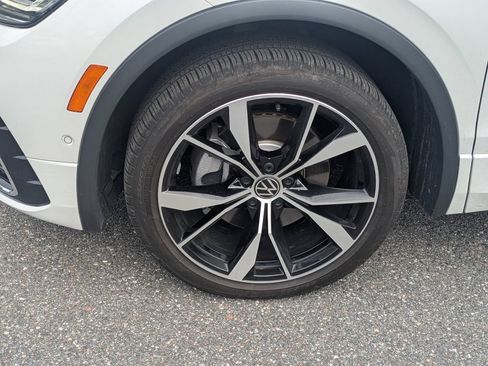 Used 2024 Volkswagen Tiguan SEL R-Line AWD/4WD image 14