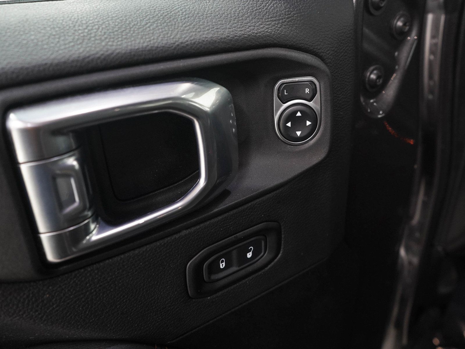 Used 2021 Jeep Wrangler Unlimited Sahara AWD/4WD image 20