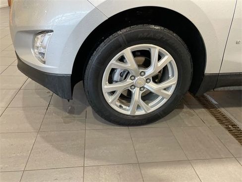 Used 2019 Chevrolet Equinox Premier image 8