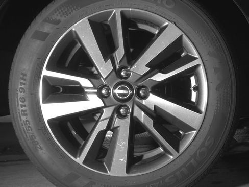 Used 2025 Nissan Versa SV FWD image 15
