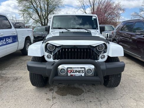 Used 2015 Jeep Wrangler Unlimited Sahara image 15