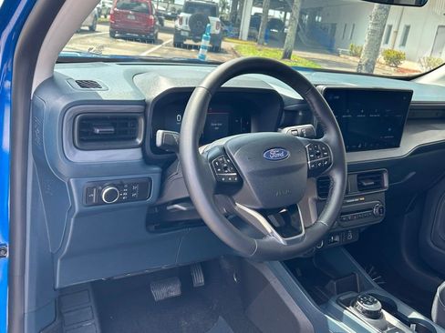 Used 2025 Ford Maverick Lariat w/ Black Appearance Package AWD/4WD image 33
