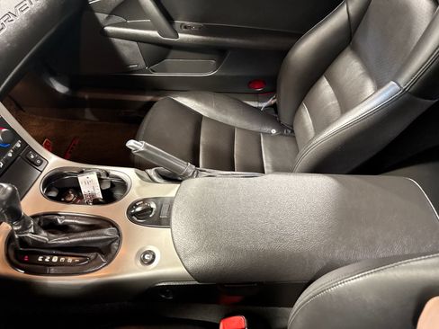Used 2005 Chevrolet Corvette Coupe w/ Preferred Equipment Group RWD image 16