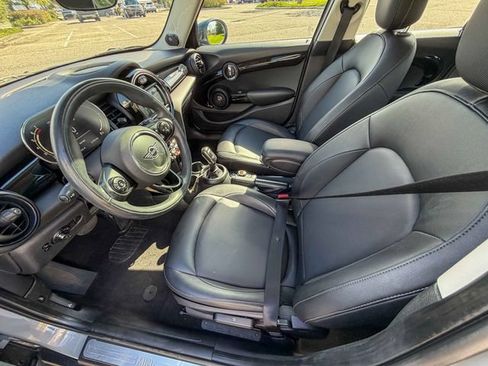 Used 2021 MINI Cooper 4-Door Hardtop w/ 6.5" Touchscreen Package FWD image 16