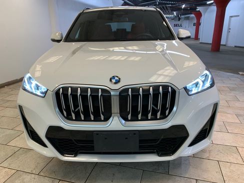 Used 2023 BMW X1 xDrive28i w/ M Sport Package AWD/4WD image 6