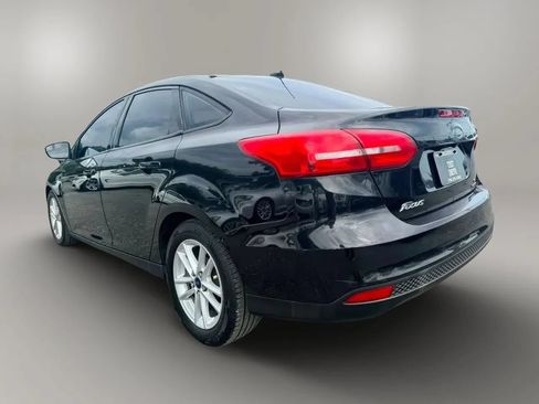 Used 2015 Ford Focus SE FWD image 9