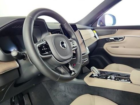 Used 2026 Volvo XC90 B6 Plus w/ Protection Package AWD/4WD image 12