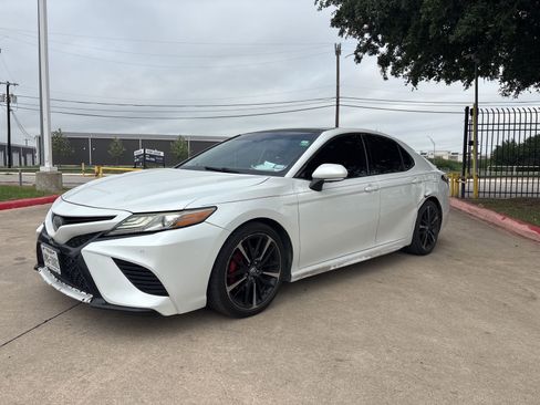 Used 2019 Toyota Camry XSE w/ Driver Assist Package FWD image 6