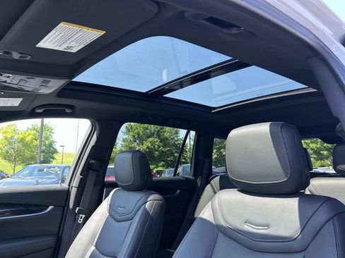 Used 2023 Cadillac XT6 Premium Luxury w/ Technology Package AWD/4WD image 24