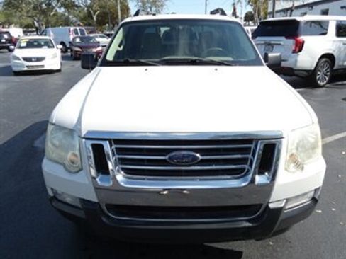 Used 2010 Ford Explorer Sport Trac XLT image 5