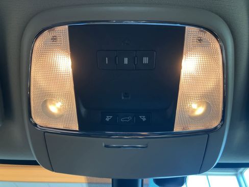Used 2017 Jeep Grand Cherokee Limited AWD/4WD image 24