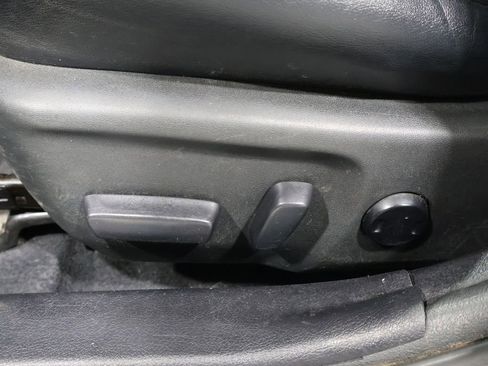 Used 2017 Toyota Camry SE image 11