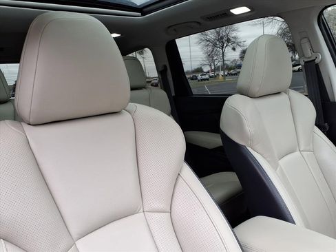 Used 2022 Subaru Ascent Limited w/ Technology Package image 19