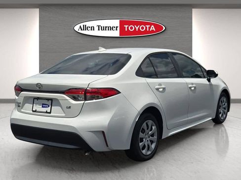 Used 2023 Toyota Corolla LE FWD image 6