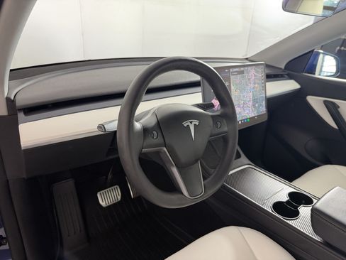 Used 2021 Tesla Model Y Long Range AWD/4WD image 4