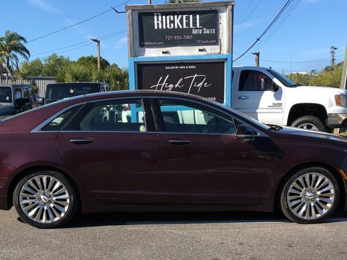 Used 2013 Lincoln MKZ image 2
