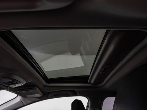 Used 2019 Subaru Crosstrek 2.0i Limited w/ Moonroof Package w/Navigation image 22