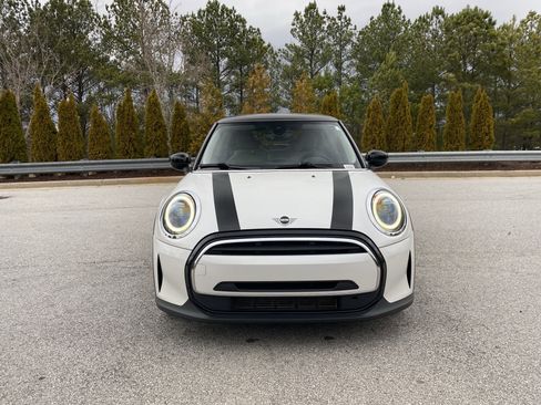 Used 2024 MINI Cooper 2-Door Hardtop w/ Signature Upholstery Package image 10